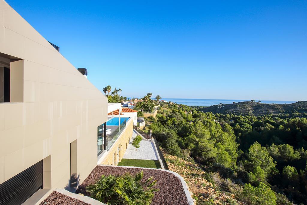 Newly built modern villa in Dénia